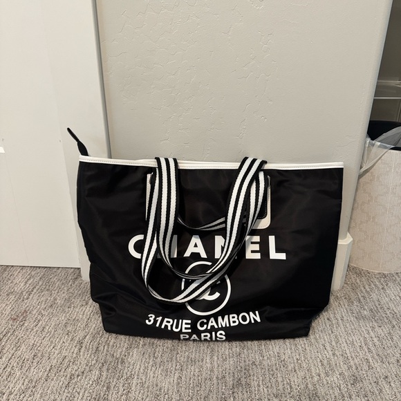 CHANEL Black and White Logo Tote - NEW - Picture 3 of 10